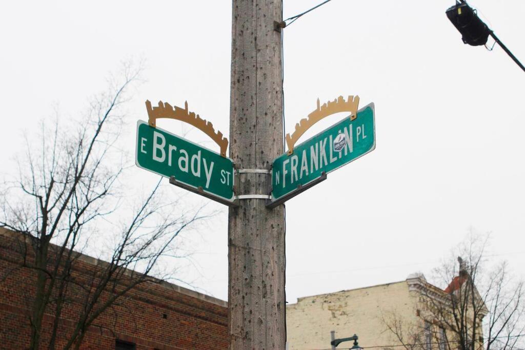 Renovated Brady St. Classic Milwaukee Exteriör bild